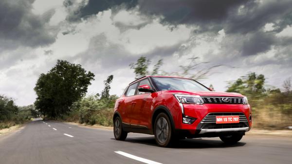 Mahindra XUV300 AMT W8 First Drive Review