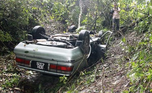 Malaysian car crash victim crawls for 3 days in jungle for help and survives