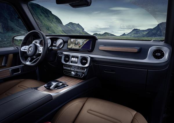 Mercedes-Benz revealed the G-Class interior ahead of Detroit debut
