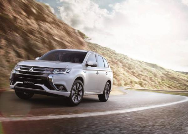 Mitsubishi reveals Outlander PHEV facelift                