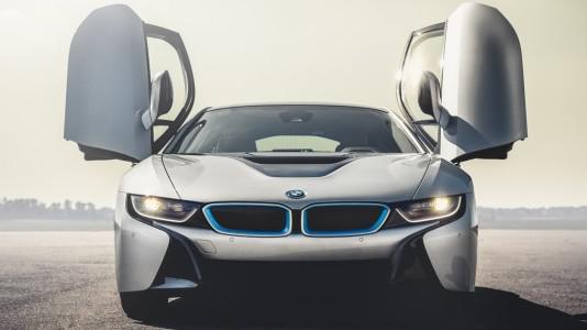 Next gen BMW i8 speculated to carry three electric motors