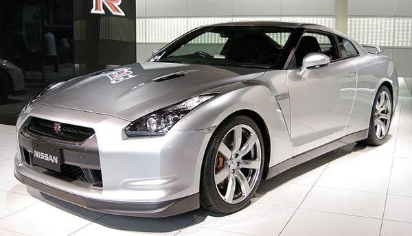 Online bidding war for the 2013 Nissan 'Bolt Gold' GT-R 