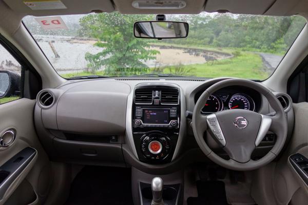 2014 Nissan Sunny Review 11