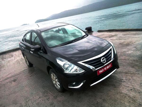 2014 Nissan Sunny Review 25