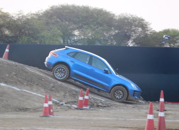 Porsche organises an adventure drive in Mumbai