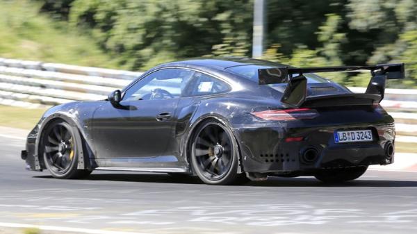 Porsche to reveal the upgraded 911 GT2 in 2017