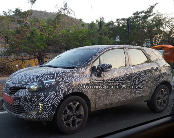 2017 Renault Kaptur spied on test in India before its launch