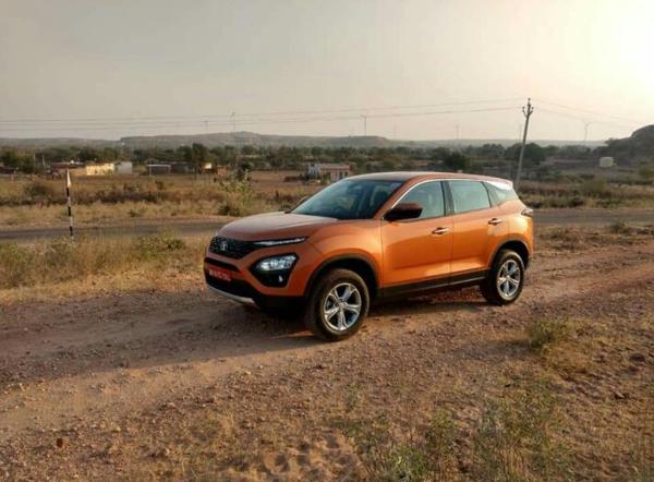 Tata Harrier variants and colours