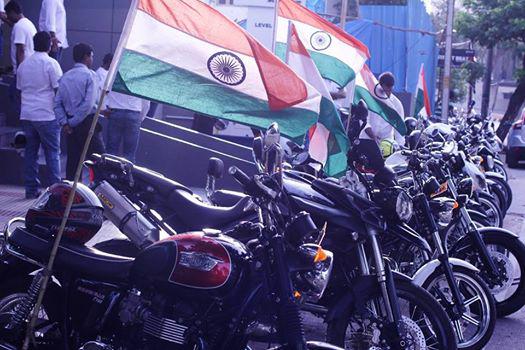 Triumph Motorcycles celebrates Independence Day in style with RATs group