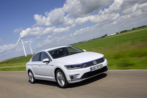 2017 Volkswagen Passat to be launched in India tomorrow