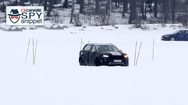    Volvo XC40 spotted on test