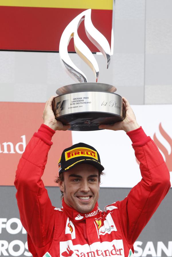 With a winning strike of three consecutive wins, Fernando Alonso bags Castrol Ed