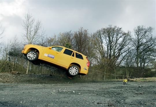2015 Volvo XC90 addresses dangerous run-off road crashes with world-first solution
