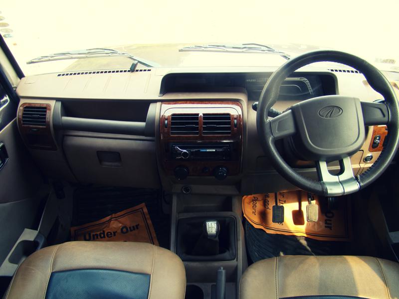 mahindra bolero top model interior